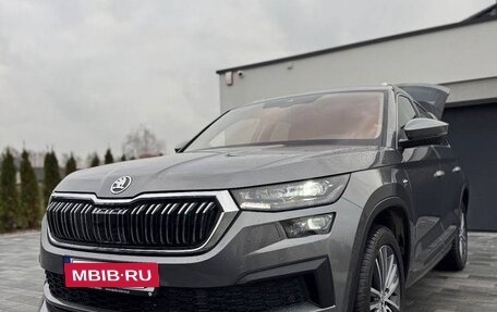 Skoda Kodiaq I, 2022 год, 2 300 000 рублей, 2 фотография