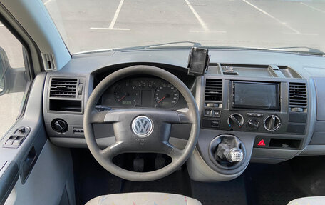 Volkswagen Transporter T5 рестайлинг, 2006 год, 820 000 рублей, 30 фотография