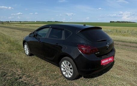 Opel Astra J, 2011 год, 555 000 рублей, 3 фотография