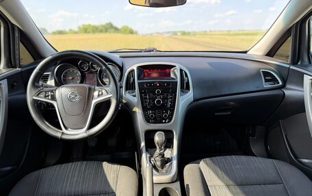 Opel Astra J, 2011 год, 555 000 рублей, 17 фотография