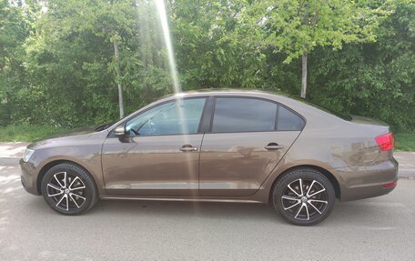 Volkswagen Jetta VI, 2011 год, 870 000 рублей, 4 фотография