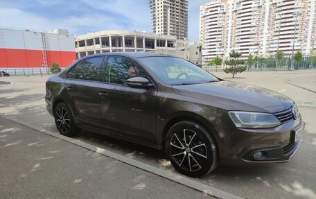 Volkswagen Jetta VI, 2011 год, 870 000 рублей, 8 фотография