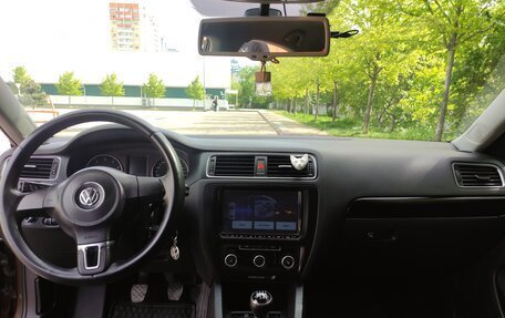 Volkswagen Jetta VI, 2011 год, 870 000 рублей, 17 фотография