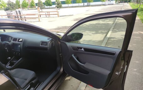Volkswagen Jetta VI, 2011 год, 870 000 рублей, 18 фотография