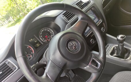 Volkswagen Jetta VI, 2011 год, 870 000 рублей, 21 фотография
