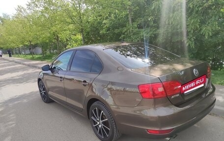 Volkswagen Jetta VI, 2011 год, 870 000 рублей, 3 фотография
