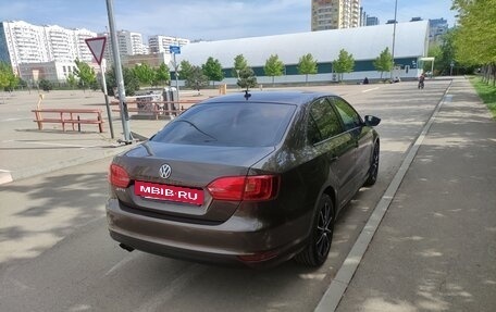 Volkswagen Jetta VI, 2011 год, 870 000 рублей, 10 фотография