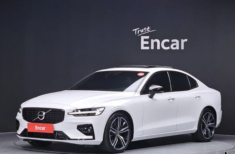 Volvo S60 III, 2021 год, 3 840 000 рублей, 1 фотография