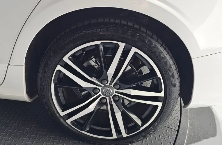 Volvo S60 III, 2021 год, 3 840 000 рублей, 4 фотография