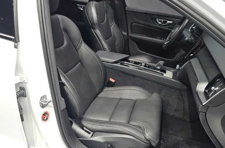 Volvo S60 III, 2021 год, 3 840 000 рублей, 8 фотография