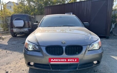 BMW 5 серия, 2004 год, 900 000 рублей, 2 фотография