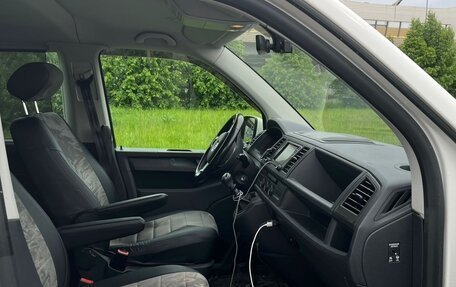 Volkswagen Caravelle T6 рестайлинг, 2019 год, 3 150 000 рублей, 6 фотография