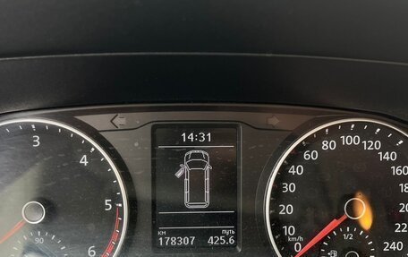 Volkswagen Caravelle T6 рестайлинг, 2019 год, 3 150 000 рублей, 10 фотография