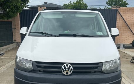 Volkswagen Transporter T5 рестайлинг, 2012 год, 2 200 000 рублей, 2 фотография