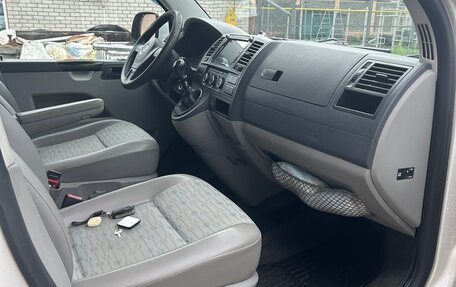 Volkswagen Transporter T5 рестайлинг, 2012 год, 2 200 000 рублей, 9 фотография