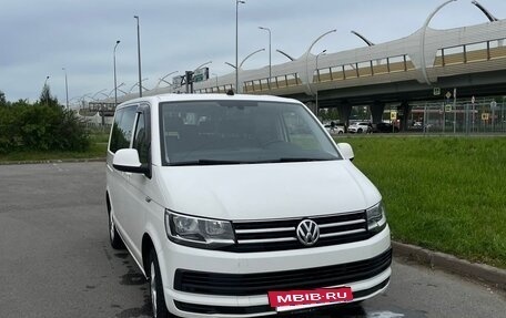 Volkswagen Caravelle T6 рестайлинг, 2019 год, 3 150 000 рублей, 2 фотография
