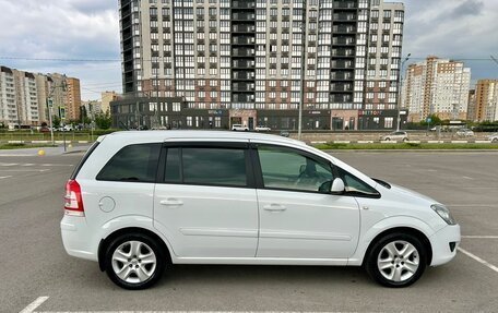 Opel Zafira B, 2013 год, 885 000 рублей, 4 фотография