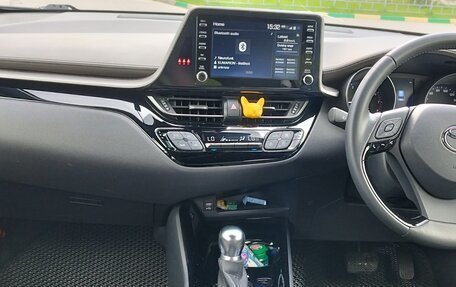 Toyota C-HR I рестайлинг, 2019 год, 2 375 000 рублей, 12 фотография
