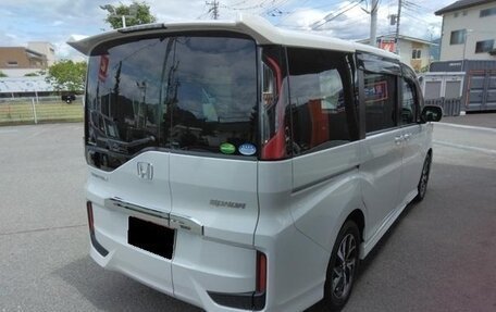 Honda Stepwgn IV, 2021 год, 1 870 000 рублей, 5 фотография