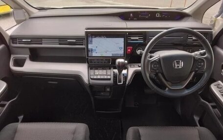 Honda Stepwgn IV, 2021 год, 1 870 000 рублей, 17 фотография
