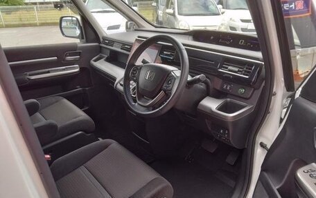 Honda Stepwgn IV, 2021 год, 1 870 000 рублей, 16 фотография