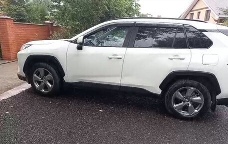 Toyota RAV4, 2020 год, 2 800 000 рублей, 4 фотография