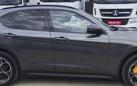 Alfa Romeo Stelvio, 2019 год, 2 928 000 рублей, 2 фотография