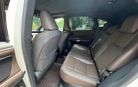 Lexus RX IV рестайлинг, 2023 год, 9 500 000 рублей, 7 фотография