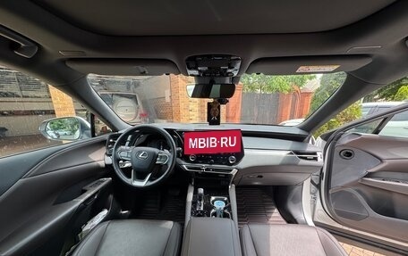 Lexus RX IV рестайлинг, 2023 год, 9 500 000 рублей, 14 фотография