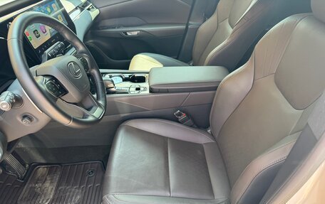 Lexus RX IV рестайлинг, 2023 год, 9 500 000 рублей, 15 фотография