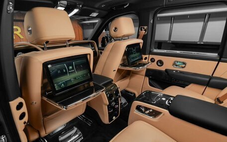 Rolls-Royce Cullinan, 2024 год, 54 167 000 рублей, 26 фотография