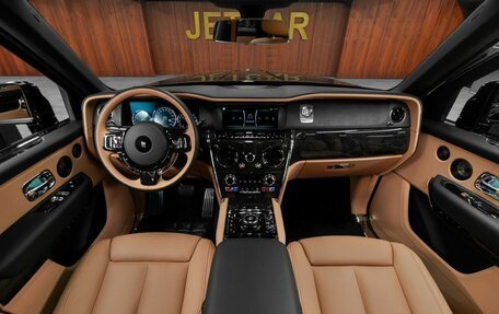 Rolls-Royce Cullinan, 2024 год, 54 167 000 рублей, 32 фотография