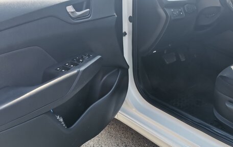 Hyundai Solaris II рестайлинг, 2017 год, 1 300 000 рублей, 7 фотография