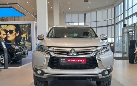 Mitsubishi Pajero Sport III рестайлинг, 2018 год, 2 732 000 рублей, 2 фотография