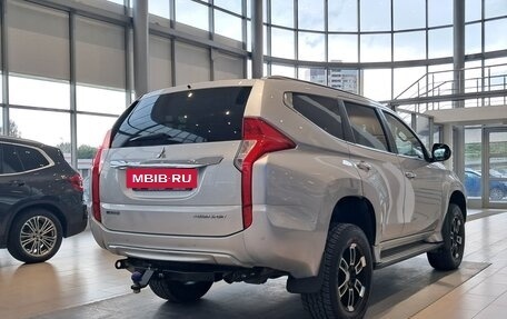 Mitsubishi Pajero Sport III рестайлинг, 2018 год, 2 732 000 рублей, 5 фотография