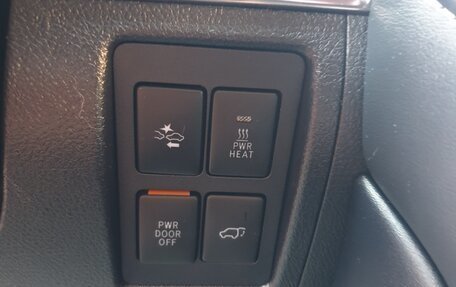 Toyota Land Cruiser 200, 2018 год, 8 000 000 рублей, 14 фотография