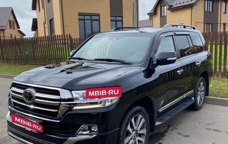 Toyota Land Cruiser 200, 2018 год, 8 000 000 рублей, 5 фотография