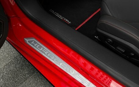Lamborghini Huracán, 2022 год, 29 990 000 рублей, 17 фотография