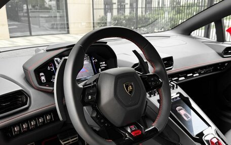 Lamborghini Huracán, 2022 год, 29 990 000 рублей, 18 фотография