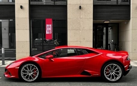 Lamborghini Huracán, 2022 год, 29 990 000 рублей, 12 фотография