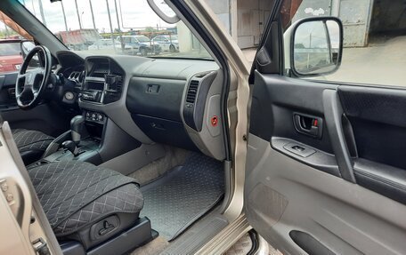 Mitsubishi Pajero III рестайлинг, 2002 год, 850 000 рублей, 17 фотография