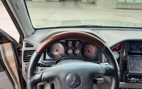 Mitsubishi Pajero III рестайлинг, 2002 год, 850 000 рублей, 18 фотография
