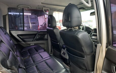 Mitsubishi Pajero III рестайлинг, 2002 год, 850 000 рублей, 19 фотография