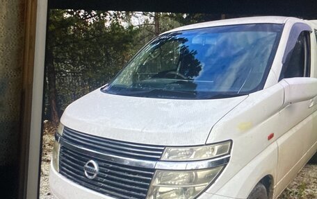 Nissan Elgrand III, 2002 год, 1 150 000 рублей, 7 фотография