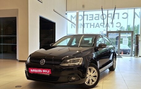 Volkswagen Jetta VI, 2011 год, 849 000 рублей, 3 фотография