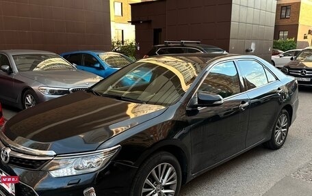 Toyota Camry, 2017 год, 2 200 000 рублей, 2 фотография