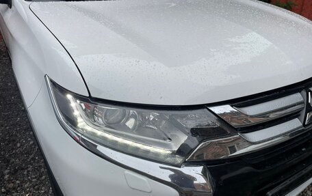 Mitsubishi Outlander III рестайлинг 3, 2016 год, 2 800 000 рублей, 13 фотография