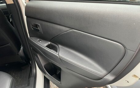 Mitsubishi Outlander III рестайлинг 3, 2016 год, 2 800 000 рублей, 28 фотография