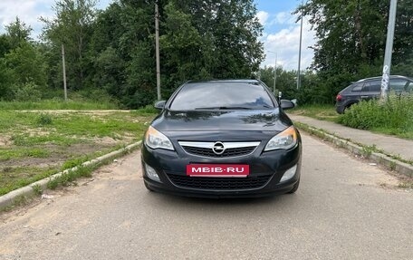 Opel Astra J, 2010 год, 780 000 рублей, 2 фотография