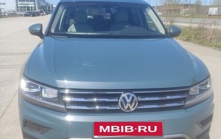 Volkswagen Tiguan II, 2019 год, 2 350 000 рублей, 3 фотография